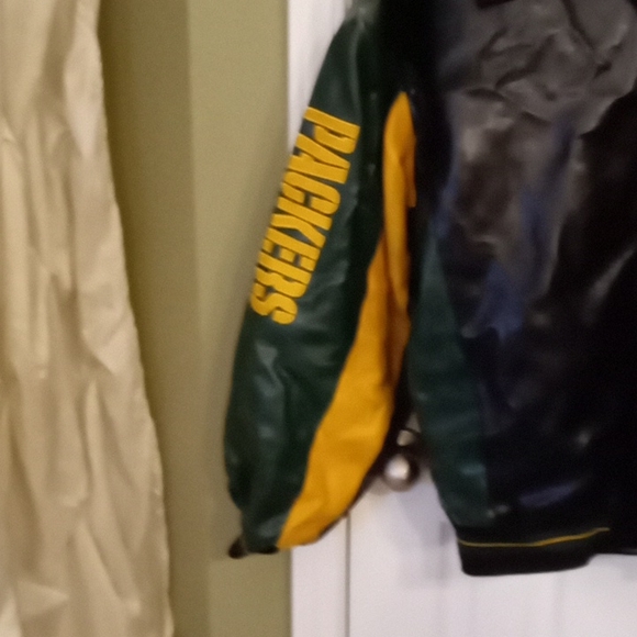Green Bay Packers jacket - Picture 2 of 7